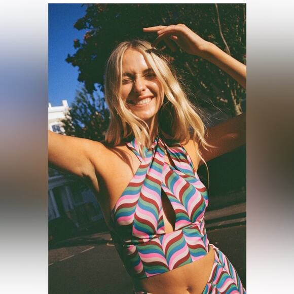 ZARA Satin Effect Crop Top Halter Top with Bold Unique Retro 70's 60's Print M - Picture 2 of 7